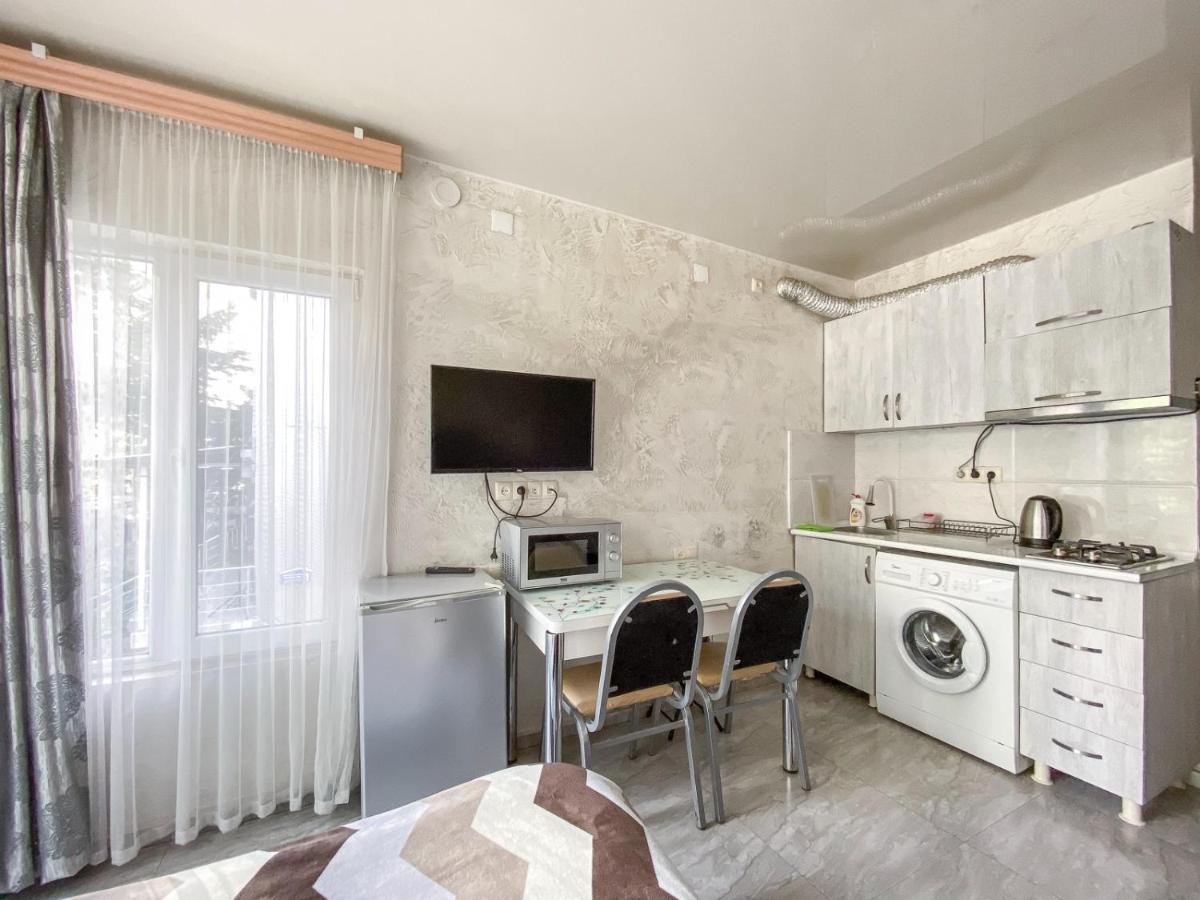 Apartment Studio Maksim Batumi Luaran gambar