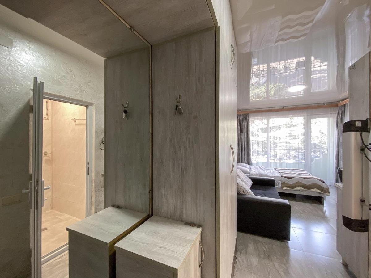Apartment Studio Maksim Batumi Luaran gambar